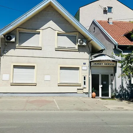 Lovely Garden Compact Near Center Ideal For Weekend Apartamento Novi Sad