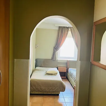 Lovely Garden Compact Near Center Ideal For Weekend Apartamento *