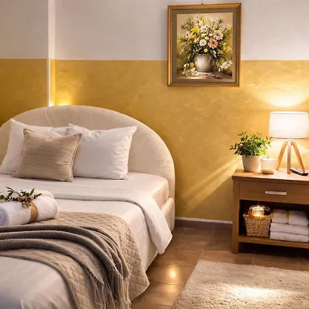 Lovely Garden Compact Near Center Ideal For Weekend Apartment *