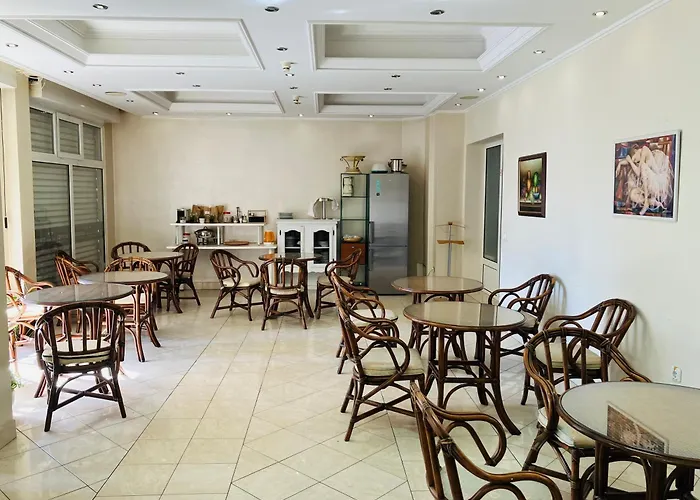 Lovely Garden Compact Near Center Ideal For Weekend Novi Sad