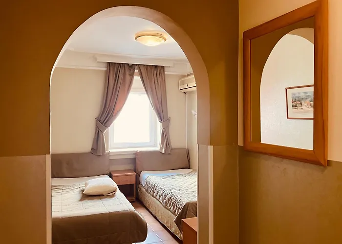 Lovely Garden Compact Near Center Ideal For Weekend Apartment Novi Sad