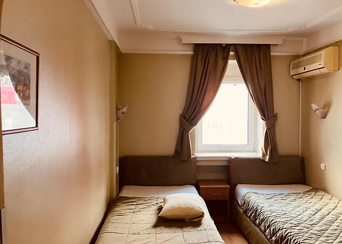 Lovely Garden Compact Near Center Ideal For Weekend * Novi Sad